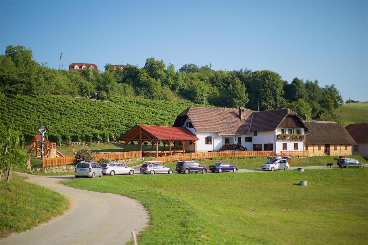 Tourist Farm Apartments Lovrec Jirsovci ภายนอก รูปภาพ