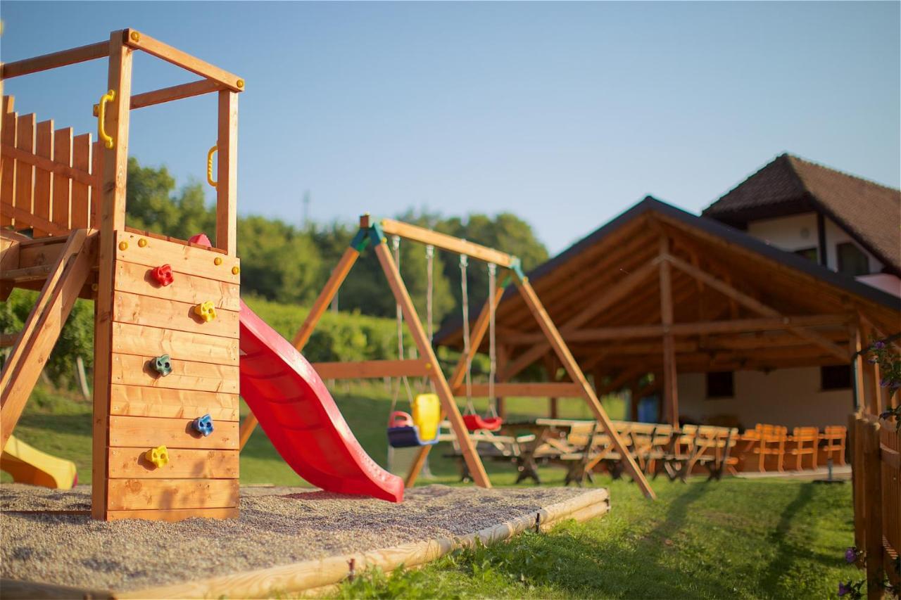 Tourist Farm Apartments Lovrec Jirsovci ภายนอก รูปภาพ