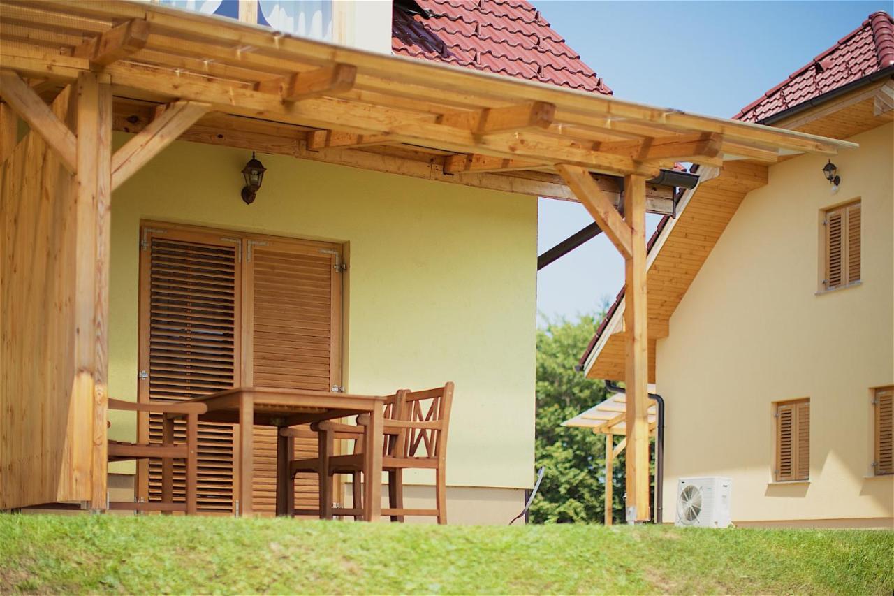 Tourist Farm Apartments Lovrec Jirsovci ภายนอก รูปภาพ
