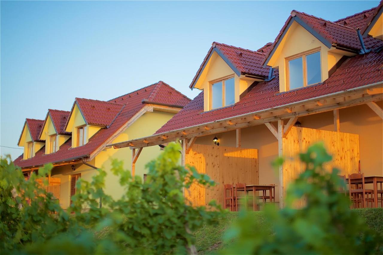 Tourist Farm Apartments Lovrec Jirsovci ภายนอก รูปภาพ
