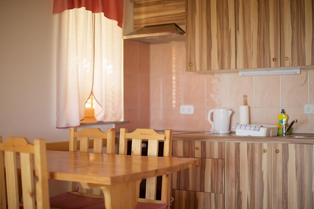 Tourist Farm Apartments Lovrec Jirsovci ภายนอก รูปภาพ